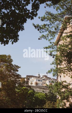 Image du stock de Bergame dans la région de Lombardie en Italie près de Milan prise avant l'éclosion de Coronavirus. Banque D'Images
