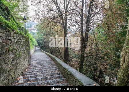 Image du stock de Bergame dans la région de Lombardie en Italie près de Milan prise avant l'éclosion de Coronavirus. Banque D'Images