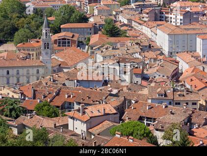 Vue aérienne du quartier historique de Gorizia, Italie Banque D'Images