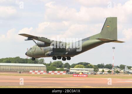 L'avion de transport allemand Transall C-160 atterrissant au Royal International Air Tattoo RIAT 2018 au RAF Fairford, Gloucestershire, Royaume-Uni Banque D'Images