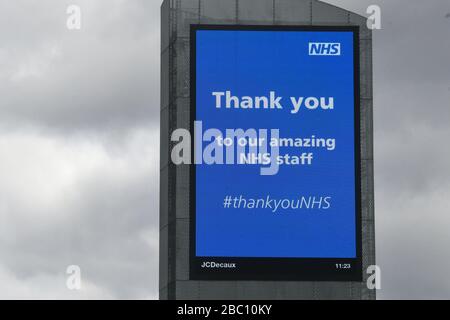 Londres, Royaume-Uni. 2 avril 2020. NHS merci de signer. Le verrouillage se poursuit pour l'épidémie de Coronavirus (Covid 19) à Londres. Londres, Royaume-Uni. 2 avril 2020. Crédit: Nils Jorgensen/Alay Live News Banque D'Images