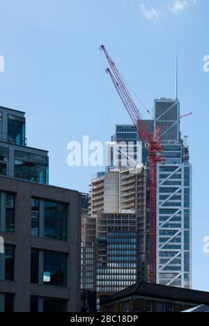 Une architecture PLP de Bishopsgate Plaza vol prêter le bâtiment de Lease Twoer sous la construction Heron Tower Evêques Square, Londres, E 1 juin 2019. Banque D'Images