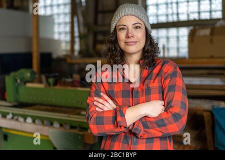 Portrait of artisane dans son atelier Banque D'Images