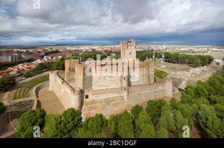 Vue aérienne sur le château de la Mota (Castillo de la Mota) à Medina del Campo, Espagne Banque D'Images