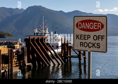 Ferry sur le lac Kootenay, Kootenays, Colombie-Britannique, Canada. Banque D'Images