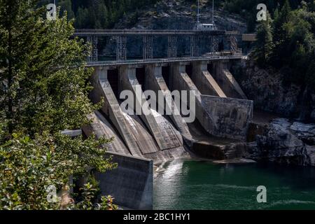 Barrage hydroélectrique, Kootenays, C.-B., Canada. Banque D'Images