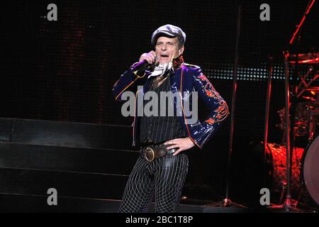 Van Halen s'exécute sur UN autre genre de visite de vérité au Wells Fargo Center à Philadelphie, Pa le 5 mars 2012 crédit: Scott Weiner/MediaPunch Banque D'Images