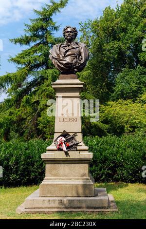 Szczecin, Pologne, juin 2018 Monument de Kornel Ujejski, était poète, patriote et écrivain politique polonais. Dernier plus grand poète polonais du romantisme Banque D'Images