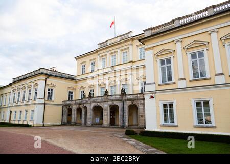 Pulawy, Pologne - 30 OCTOBRE 2019: Le palais baroque de Czartoryski à Pulawy sur la Vistule construit en 1671-1679, Pologne Banque D'Images