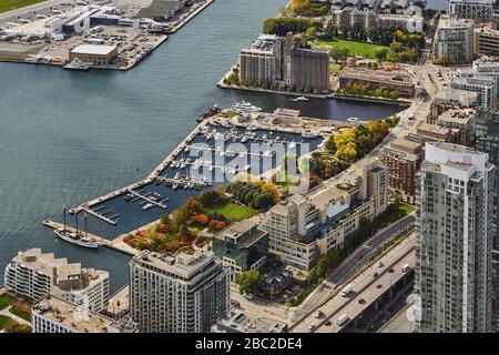 Donnant sur Marina Quay West, Toronto. Banque D'Images