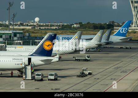 Barcelone, Espagne. 15 août 2019. Queues d'avions garées à l'aéroport Josep Tarradellas de Barcelone Banque D'Images