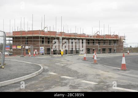 Désolate déserté et abandonné le développement de logements de routes de secours du sud en raison de la pandémie de coronavirus COVID-19, Beverley, circonscription de l'est du Yorkshire Banque D'Images