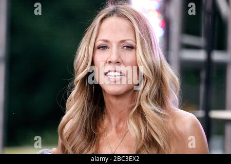 Sheryl Crow se produit au CBS Early Show à New York le 23 juillet 2010. Crédit: Scott Weiner/MediaPunch Banque D'Images