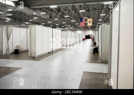 Secaucus, NJ, États-Unis. 2 avril 2020. 2 avril 2020 - Secaucus, NJ, États-Unis: Field Medical Station au Meadowlands exposition Center. Crédit: Michael Brochstein/ZUMA Wire/Alay Live News Banque D'Images