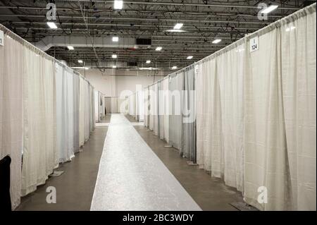 Secaucus, NJ, États-Unis. 2 avril 2020. 2 avril 2020 - Secaucus, NJ, États-Unis: Field Medical Station au Meadowlands exposition Center. Crédit: Michael Brochstein/ZUMA Wire/Alay Live News Banque D'Images