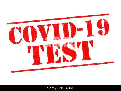 COVID-19 TEST tampon caoutchouc rouge sur fond blanc. Banque D'Images