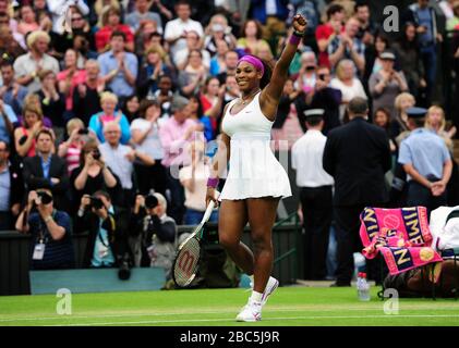 Serena Williams, aux États-Unis, célèbre les coups de Petra Kvitova, en République tchèque Banque D'Images