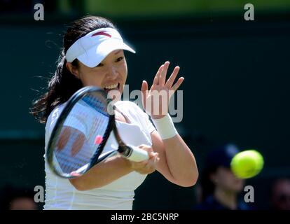 Jie Zheng en Chine contre Serena Williams aux États-Unis Banque D'Images