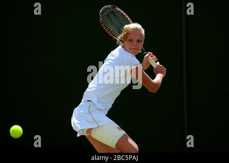 Harriet Dart de Grande-Bretagne en action contre la Sabina Sharipova de l'Ouzbékistan lors du match des filles célibataires Banque D'Images