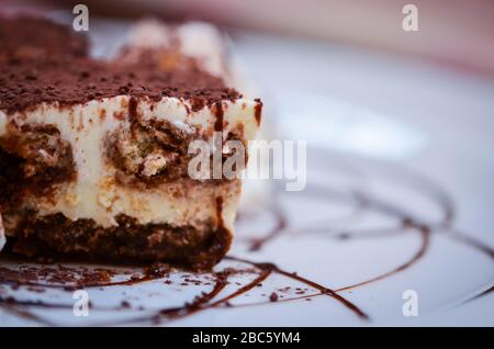 délicieux plat italien de tiramisu avec des ingrédients frais Banque D'Images