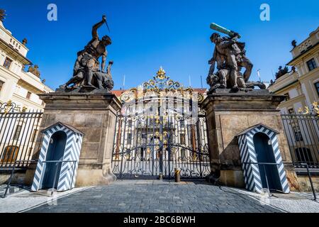 Place sans peuplement du Château de Prague, république tchèque, pendant le carême du Covid-19 Banque D'Images