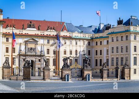 Place sans peuplement du Château de Prague, république tchèque, pendant le carême du Covid-19 Banque D'Images