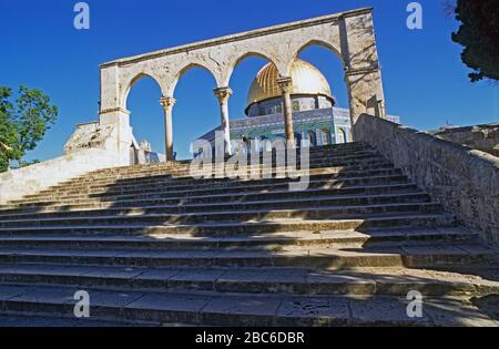 Israël, Jérusalem Vieille Ville, Dôme du rocher sur le Haram esh Sharif (Mont du Temple) Banque D'Images