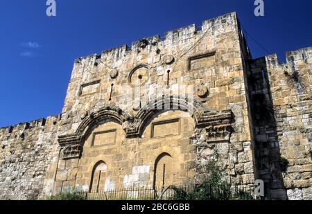 Jérusalem, la vieille ville, le Golden Gate, (porte orientale) mène au Mont du Temple il a été muré depuis l'époque médiévale. Banque D'Images