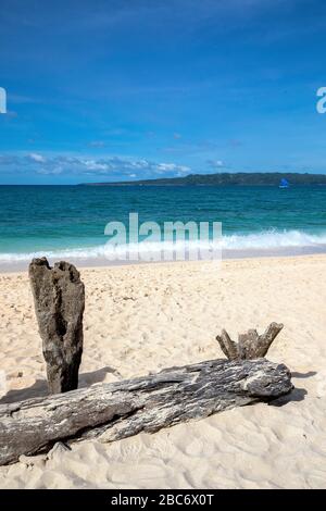 Île de Boracay belle plage de puka shell plage, Philippines. Banque D'Images