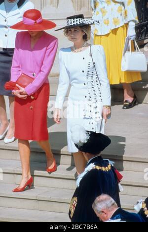 La princesse HRH du Pays de Galles, la princesse Diana et la reine Sofia d'Espagne partent de la chapelle Saint-Georges. Les Royals espagnols prenaient part à l'ordre du Gart Banque D'Images