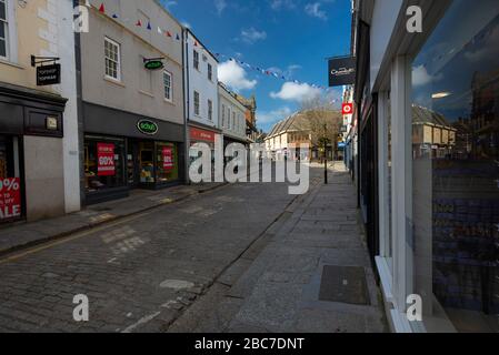 Truro, Cornwall, Royaume-Uni, 02/04/2020. Cornwalls la plus grande ville commerçante, Truro, a déserté pendant la haute saison à cause du virus Corona. Banque D'Images