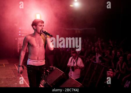 Skanderborg, Danemark. 08 août 2018. Le rappeur hollandais Lil' Kleine organise un concert en direct lors du festival de musique danois SmukFest 2018. (Crédit photo: Gonzales photo - Lasse Lagoni). Banque D'Images