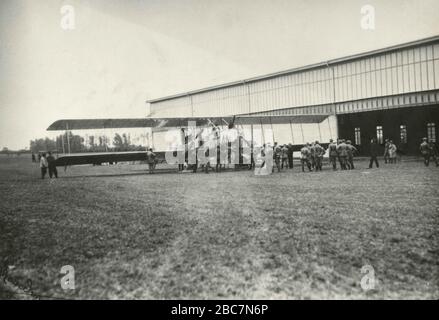 Avion biplans de bombardiers italien Caproni CA.33, Italie 1917 Banque D'Images