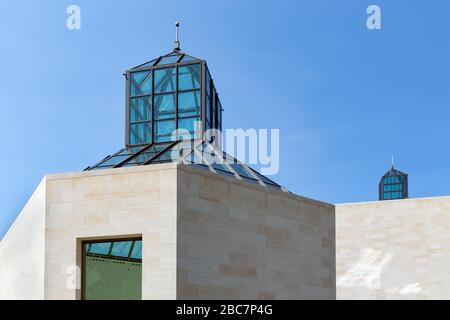 Toit en verre du Musée d'art contemporain du Luxembourg Banque D'Images