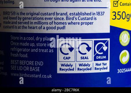 Recyclage de l'information sur un conteneur de crème anglaise d'Bird. Banque D'Images