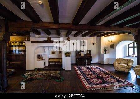 Son / Roumanie - 10 mai 2019: Château médiéval de earl Vlad Dracula à Bran. Château de Dracula, Brasov, Transylvanie. Point de repère de voyage le plus visité. Banque D'Images