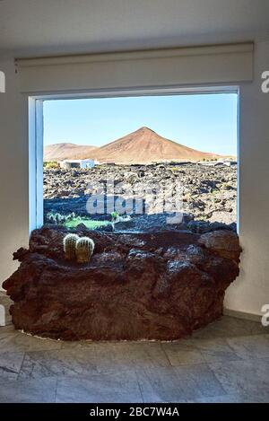 LAVA coule à l'intérieur de la Fundacion Cesar Manrique à Tahiche. Banque D'Images
