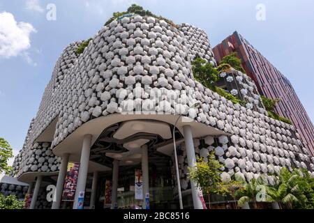 Vue sur Bugis+ de Victoria St, centre commercial, Singapour Banque D'Images