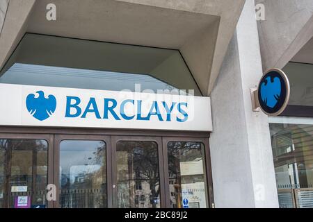 Barclays- British High Street Retail & commercial Bank- logo extérieur / signalisation- Londres Banque D'Images