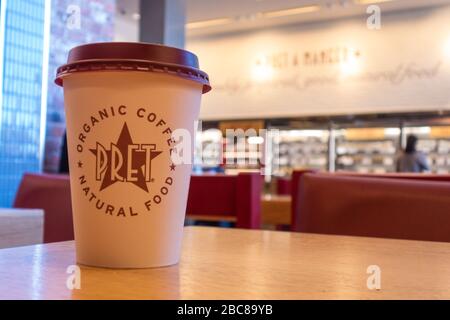 Pret A Manger Store, Brtish chain of Cafe / food Take away store - logo extérieur / signalisation- Londres Banque D'Images