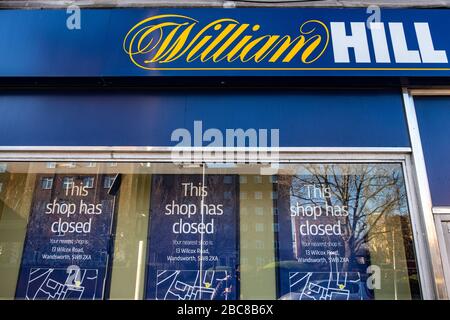 Récemment fermé à William Hill haut de la rue bookmaker / magasin de Paris - logo extérieur / signalisation - Londres Banque D'Images