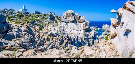 D'incroyables formations rocheuses de granit à Capo Testa dans le nord de la Sardaigne, en Italie. Banque D'Images