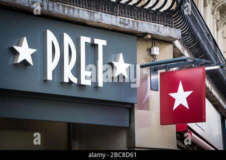 Pret A Manger Store, Brtish chain of Cafe / food Take away store - logo extérieur / signalisation- Londres Banque D'Images