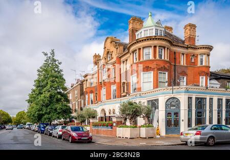 Crocker's Folly, une maison publique historique du 24 Aberdeen place, St John's Wood. Construit en 1898, il était auparavant appelé la Couronne. Banque D'Images