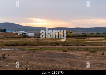 Poclain dans la Grande vallée du Rift dans le centre du Kenya Banque D'Images