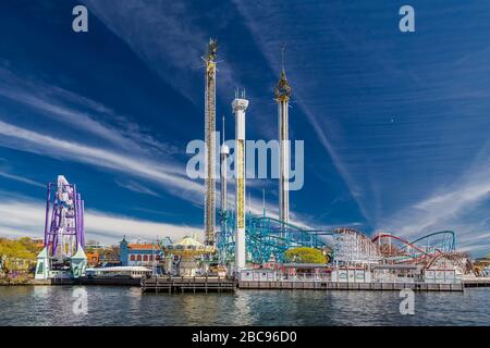 STOCKHOLM, SUÈDE - 05 MAI 2017 : Luna Park Gröna Lund sur l'île de Djurgarden à Stockholm. Suède Banque D'Images