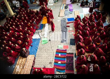 Le complexe Tsuglagkhang de McLeod Ganj Dharamsala est la résidence officielle du Dalaï Lama puisqu'il est exilé du Tibet. Banque D'Images