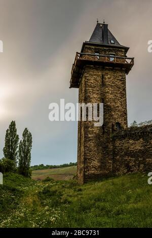 Michelfeldturm I dans le mur de la ville d'Oberwesel, Rhin moyen, partie de la porte de Damscheider, aliéné, sombre, effrayant, effrayant, mystique, médiéval défensiv Banque D'Images