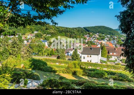 Vue de l'église Sainte-Catherine à Oppenheim (Rheinhessen), la plus belle église gothique entre Strasbourg et Cologne, bien vaut voir le vent de lys Banque D'Images