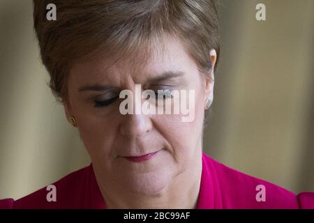 Édimbourg, Royaume-Uni. 27 février 2020. Photo : Nicola Sturgeon MSP - Premier ministre de l'Écosse et chef du Parti national écossais. Scènes du Parlement écossais à Holyrood, Édimbourg. Banque D'Images